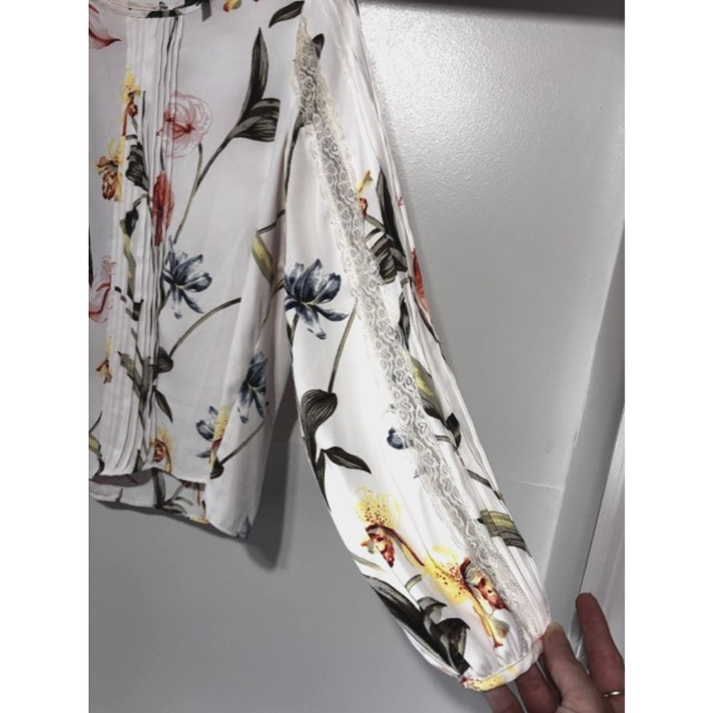 White House Black Market Women’s L Floral Blouse Lace Sleeve Pleated Chiffon Top - Picture 7 of 7